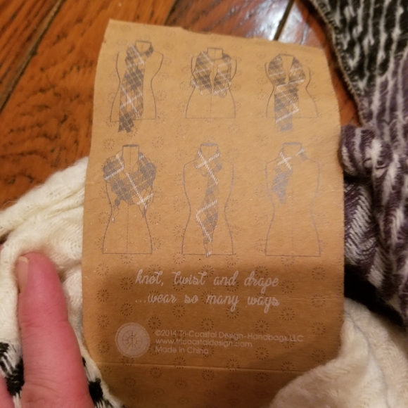 Tri-Coastal Design Colorblock Scarf - Picture 3 of 6